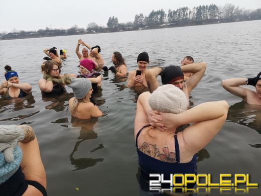 Morsy z Opola znów w wodzie. Zimowa sceneria cieszy