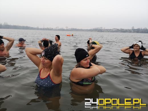 Morsy z Opola znów w wodzie. Zimowa sceneria cieszy