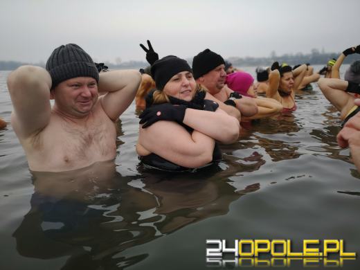 Morsy z Opola znów w wodzie. Zimowa sceneria cieszy