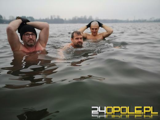 Morsy z Opola znów w wodzie. Zimowa sceneria cieszy