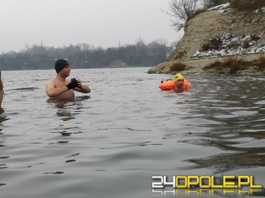 Morsy z Opola znów w wodzie. Zimowa sceneria cieszy