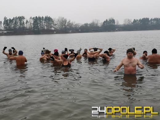 Morsy z Opola znów w wodzie. Zimowa sceneria cieszy