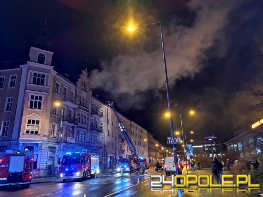Pożar w kamienicy na ulicy Ozimskiej. W akcji 5 zastępów straży 