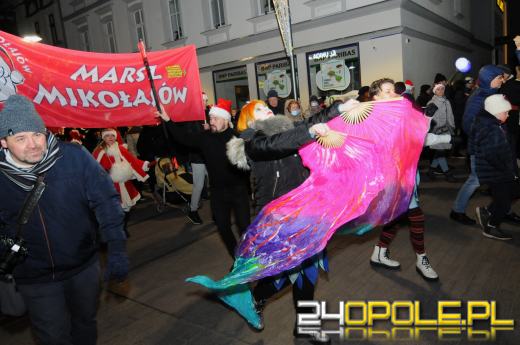 Ulicami Opola przeszedł Marsz Mikołajów