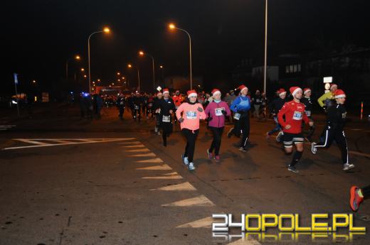 Ponad 400 uczestników pierwszego "Nocnego Mikołajkowego Biegu Nyskiego"