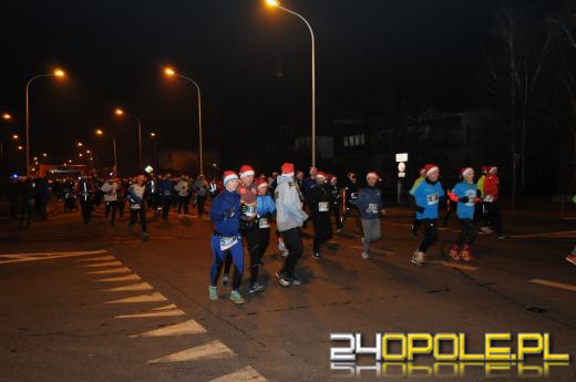 Ponad 400 uczestników pierwszego "Nocnego Mikołajkowego Biegu Nyskiego"