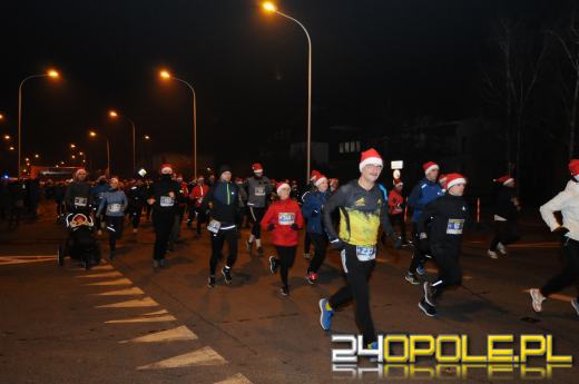 Ponad 400 uczestników pierwszego "Nocnego Mikołajkowego Biegu Nyskiego"