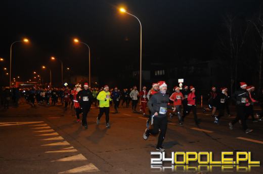 Ponad 400 uczestników pierwszego "Nocnego Mikołajkowego Biegu Nyskiego"