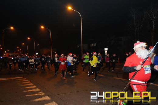 Ponad 400 uczestników pierwszego "Nocnego Mikołajkowego Biegu Nyskiego"