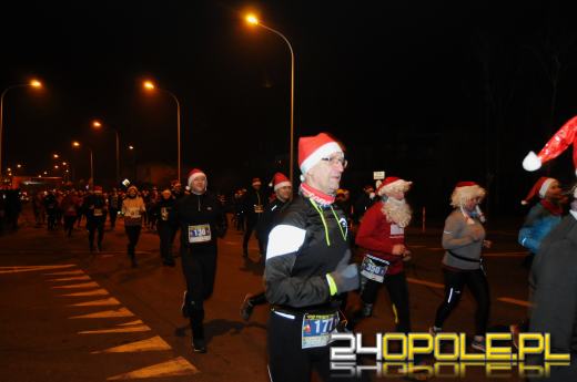 Ponad 400 uczestników pierwszego "Nocnego Mikołajkowego Biegu Nyskiego"