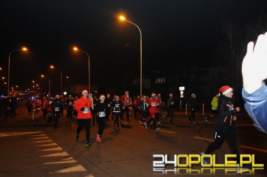 Ponad 400 uczestników pierwszego "Nocnego Mikołajkowego Biegu Nyskiego"