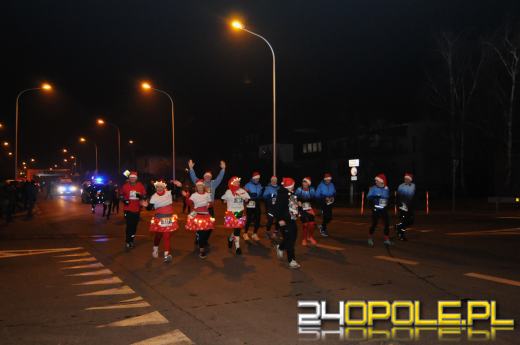 Ponad 400 uczestników pierwszego "Nocnego Mikołajkowego Biegu Nyskiego"