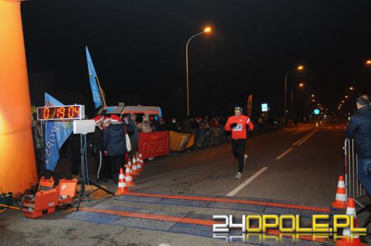 Ponad 400 uczestników pierwszego "Nocnego Mikołajkowego Biegu Nyskiego"