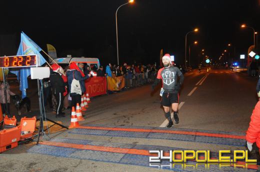 Ponad 400 uczestników pierwszego "Nocnego Mikołajkowego Biegu Nyskiego"
