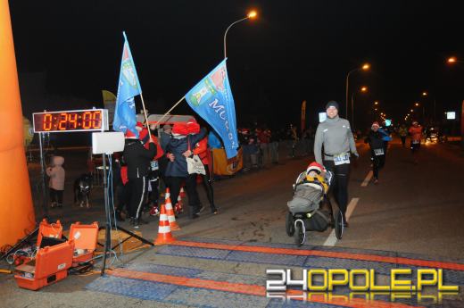 Ponad 400 uczestników pierwszego "Nocnego Mikołajkowego Biegu Nyskiego"