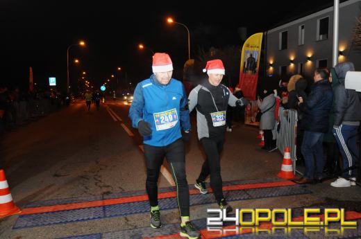 Ponad 400 uczestników pierwszego "Nocnego Mikołajkowego Biegu Nyskiego"
