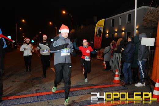 Ponad 400 uczestników pierwszego "Nocnego Mikołajkowego Biegu Nyskiego"