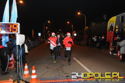 Ponad 400 uczestników pierwszego "Nocnego Mikołajkowego Biegu Nyskiego"