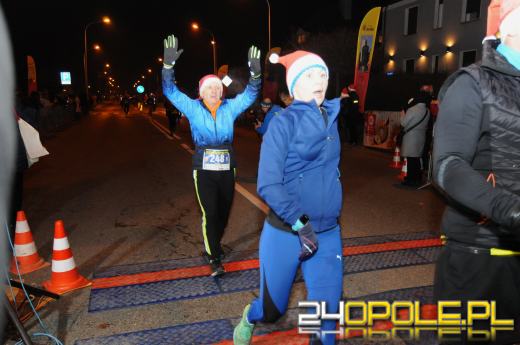 Ponad 400 uczestników pierwszego "Nocnego Mikołajkowego Biegu Nyskiego"