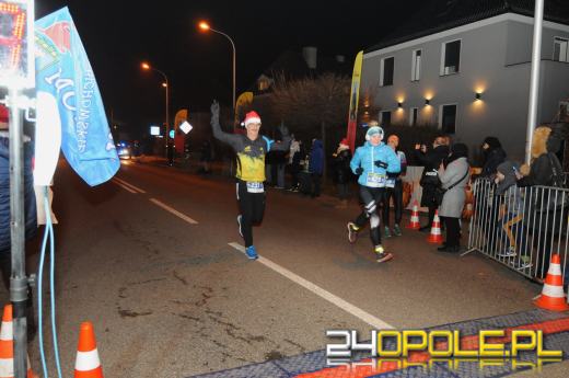 Ponad 400 uczestników pierwszego "Nocnego Mikołajkowego Biegu Nyskiego"