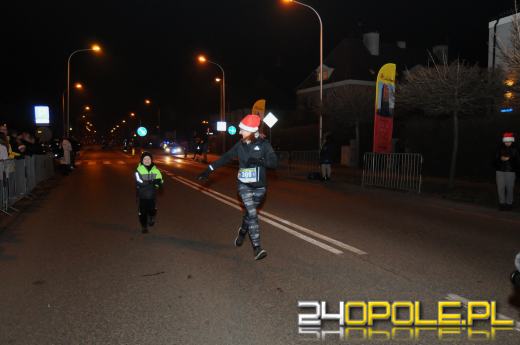Ponad 400 uczestników pierwszego "Nocnego Mikołajkowego Biegu Nyskiego"