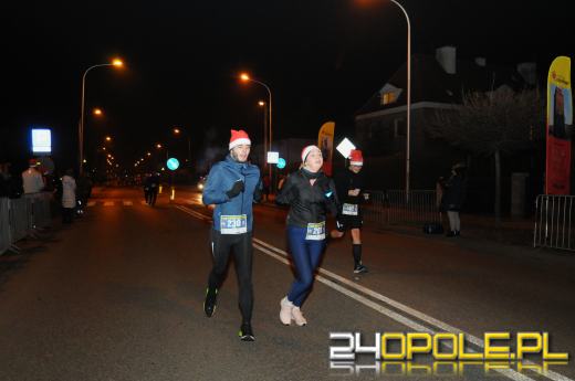Ponad 400 uczestników pierwszego "Nocnego Mikołajkowego Biegu Nyskiego"
