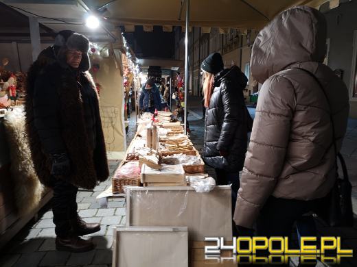 Trwa Jarmark Bożonarodzeniowy w Opolu
