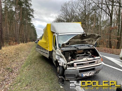 Kolizja pojazdów w Dąbrowie