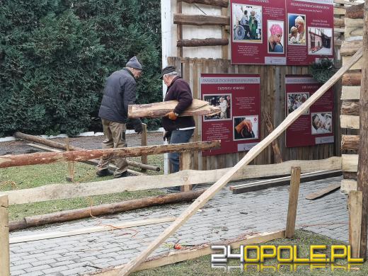 Powstaje szopka bożonarodzeniowa w Opolu-Szczepanowicach