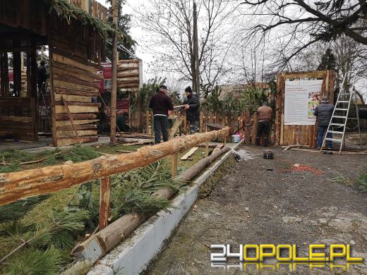 Powstaje szopka bożonarodzeniowa w Opolu-Szczepanowicach
