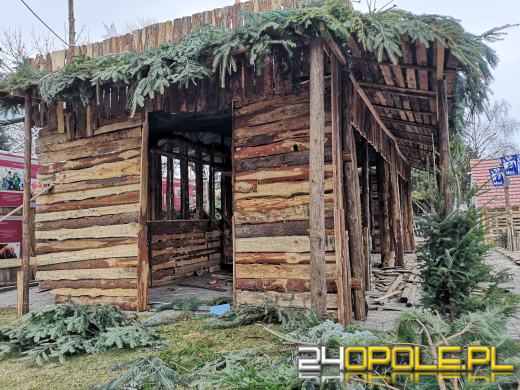 Powstaje szopka bożonarodzeniowa w Opolu-Szczepanowicach