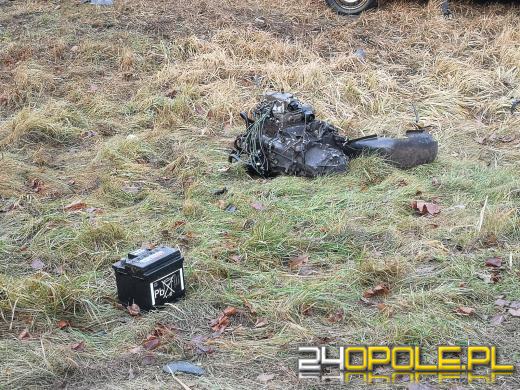 Kierujący seicento wjechał pod nadjeżdżający pociąg. Są ranni