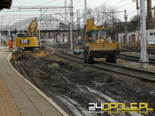Pasażerowie korzystają już z pierwszych efektów prac na dworcu Opole Główne