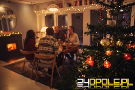 Kogo byśmy przyjęli przy wigilijnym stole? Polacy odpowiedzieli