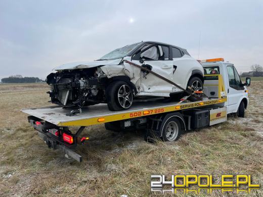 Czołowe zderzenie pojazdów w Chróścicach. Droga jest zablokowana