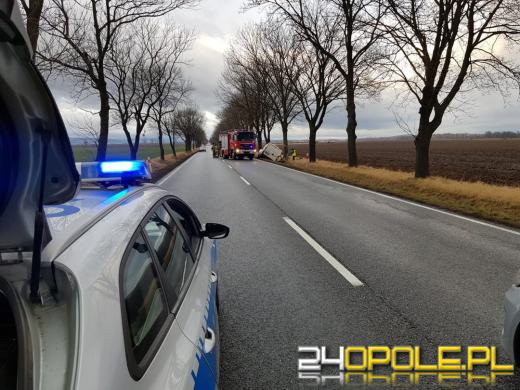 Śmiertelny wypadek w powiecie nyskim. Droga zablokowana 