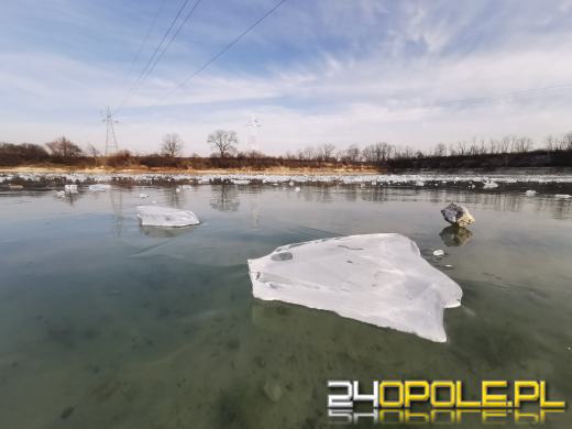 Uważajmy! Lód na akwenach nie jest dobrym miejscem do zabawy