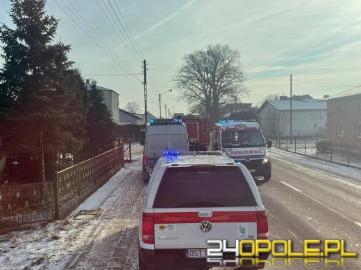 Z drogi wypadł samochód osobowy, uderzył w dom