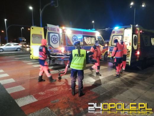 19-latka wbiegła na przejście na czerwonym świetle wprost pod samochód 