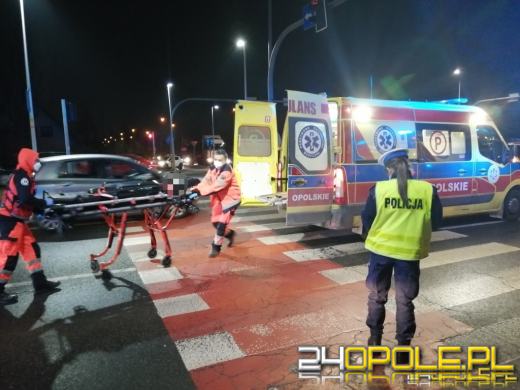 19-latka wbiegła na przejście na czerwonym świetle wprost pod samochód 