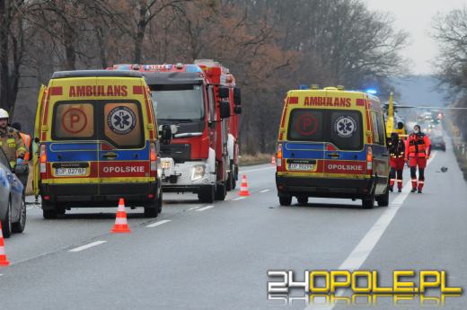 Czołowe zderzenie pojazdów w Dąbrowie. Lądował śmigłowiec LPR