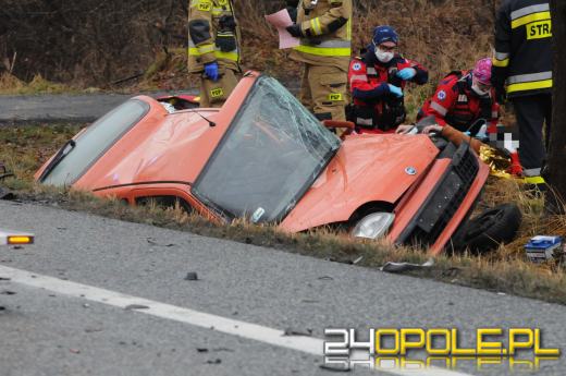 Czołowe zderzenie pojazdów w Dąbrowie. Lądował śmigłowiec LPR
