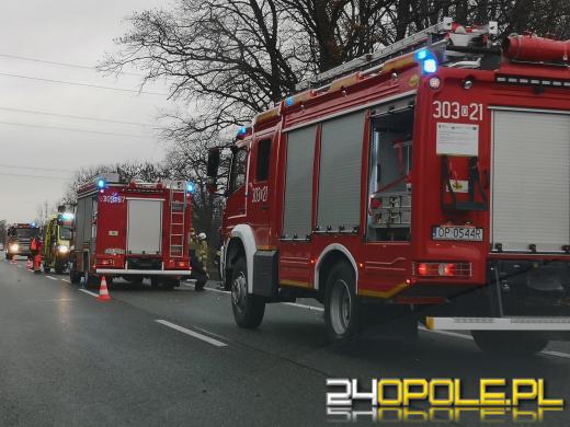 Czołowe zderzenie pojazdów w Dąbrowie. Lądował śmigłowiec LPR