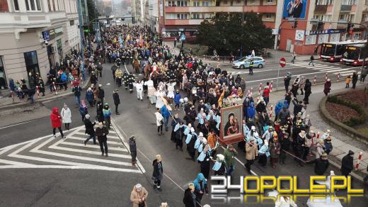 Setki Opolan na Orszaku Trzech Króli