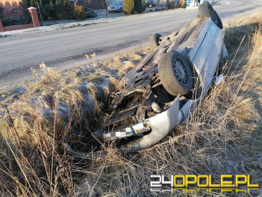 Kierujący BMW wpadł do rowu. 4 mężczyzn podróżujących w aucie było pijanych 