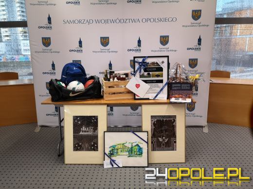 Opolski Urząd Marszałkowski przekazał fanty na licytację WOŚP