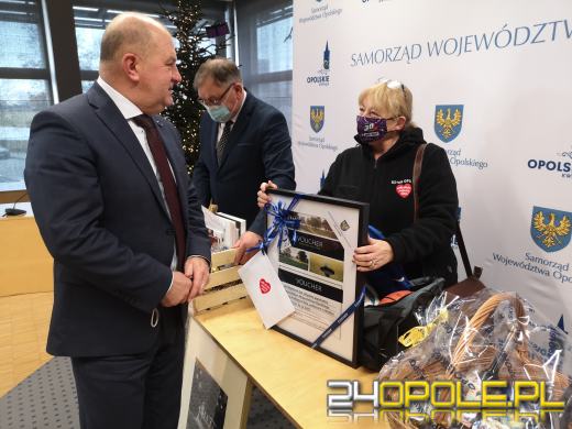 Opolski Urząd Marszałkowski przekazał fanty na licytację WOŚP