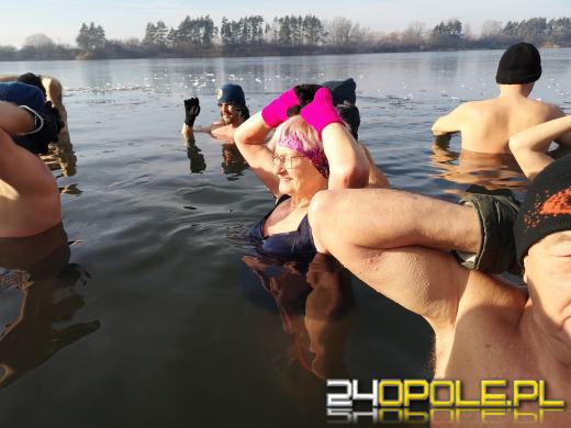 Niedzielne morsowanie na kąpielisku Bolko