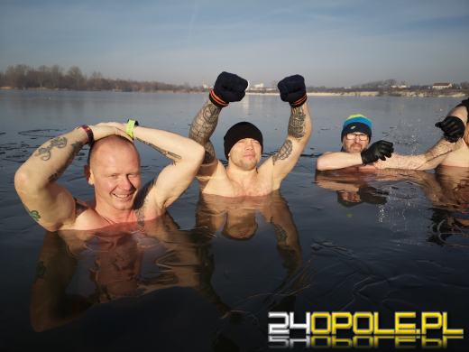 Niedzielne morsowanie na kąpielisku Bolko