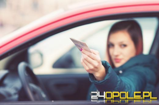 Pułapka na młodych kierowców. Nie wiedzą, jak łatwo jest stracić prawo jazdy